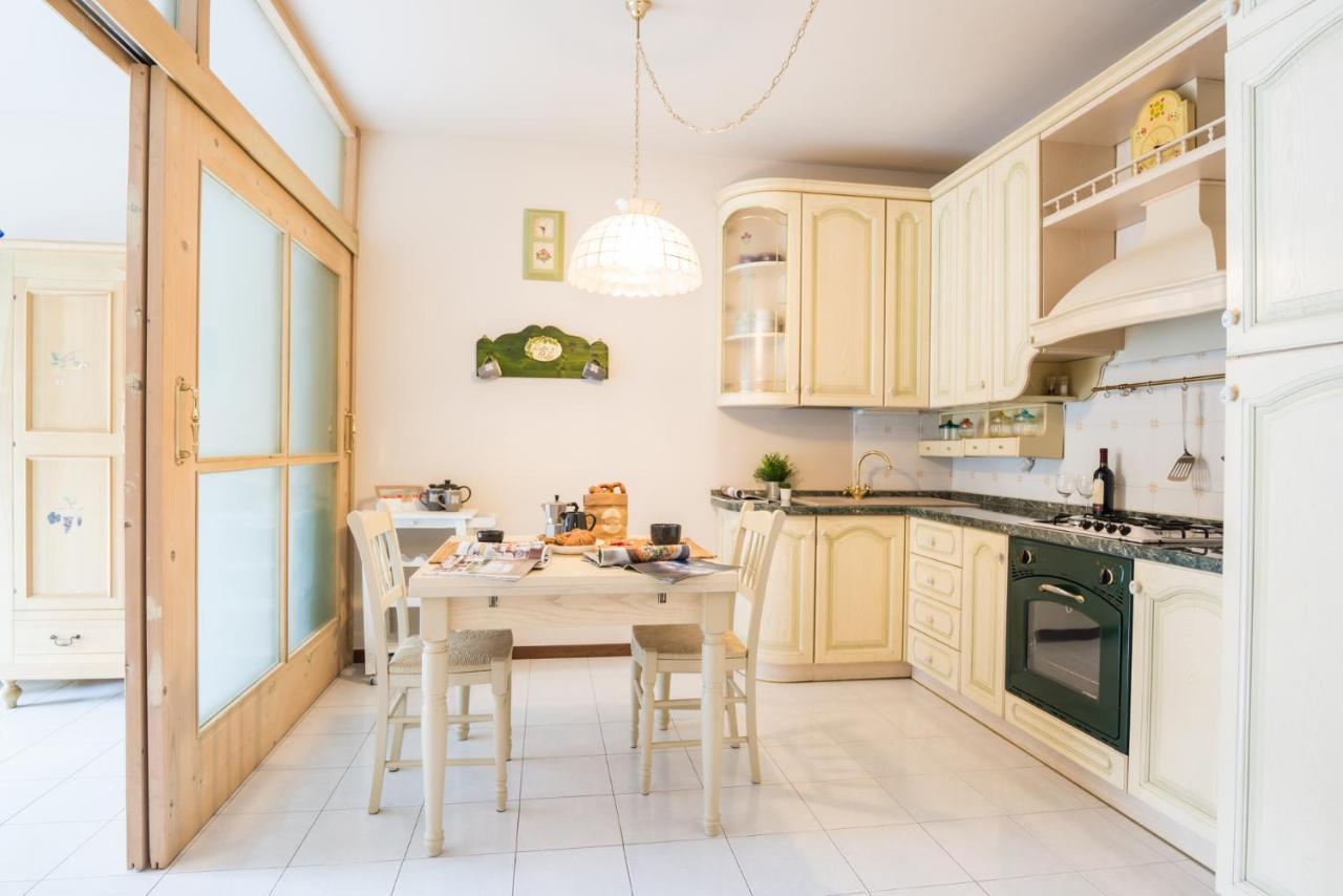Gardappartamenti Giardino Pool Сирмионе Екстериор снимка